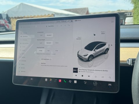 Tesla Model Y (Dual Motor) Long Range SUV 5dr Electric Auto 4WDE (384 bhp) 19