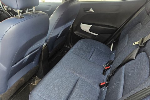 Kia Picanto WAVE. 6 MAIN DEALER SERVICES.. ONLY ONE OWNER.. REVERSING CAMERA.. A/C 17