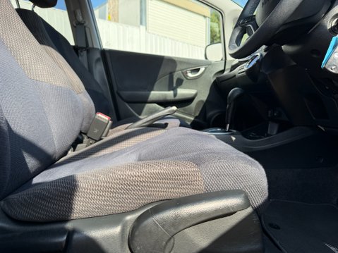 Honda Jazz I-VTEC ES PLUS AUTO 14