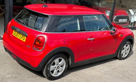 Mini Hatch One 1.5 Petrol Manual Media pack - NAVIGATION - REAR PARK - LOW INSURANCE 10