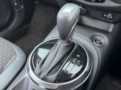 Nissan Juke 1.0 DiG-T 114 N-Connecta 5dr DCT 28