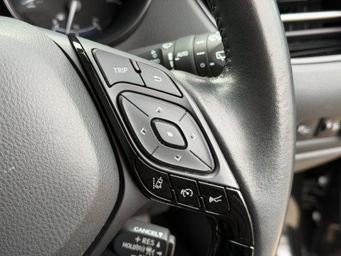 Toyota C-HR DESIGN 15