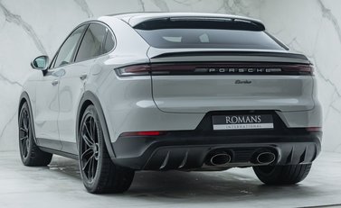 Porsche Cayenne TURBO E-HYBRID COUPE 10