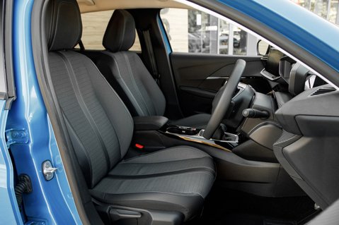 Peugeot 208 PURETECH ALLURE PREMIUM PLUS S/S 31