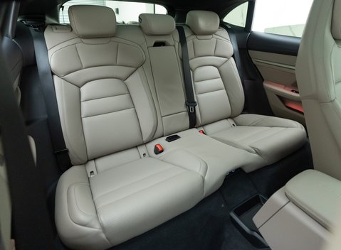 Porsche Taycan 4S Cross Turismo 14