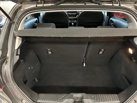 Ford Fiesta ZETEC 13