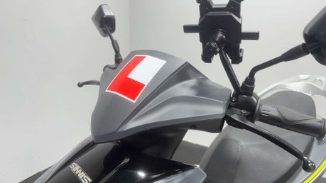 Sinnis Twist 2022 1K 50CC SCOOTER LEARNER BIKE NEW MOT SERVICED 9