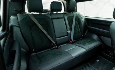 Land Rover Defender 90 V8 P525 Urban 13