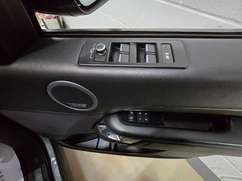 Land Rover Discovery TD6 HSE LUXURY 51