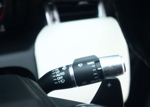 Land Rover Discovery Sport 2.0 Discovery Sport R-Dynamic HSE Auto 4WD 5dr 37