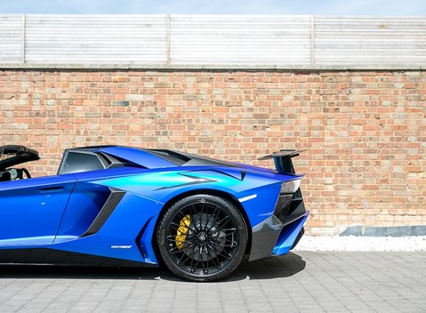 Lamborghini Aventador SV LP750-4 Roadster 27