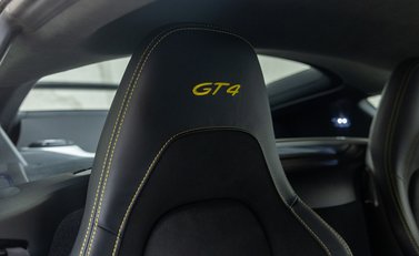 Porsche Cayman GT4 (718) 15