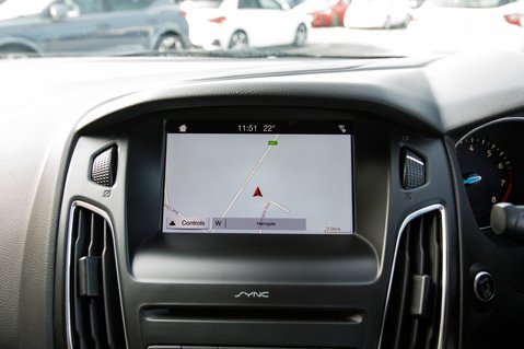 Ford Focus TITANIUM X 25