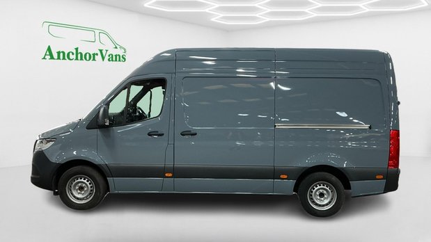 Mercedes-Benz Sprinter AUTO MWB L2H2 High Roof 315 Pro Air Con Camera EURO 6 7