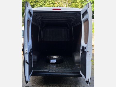 Peugeot Boxer 2.2 BlueHDi 435 Professional Panel Van 5dr Diesel Manual L4 H2 Euro 6 (s/s) 23
