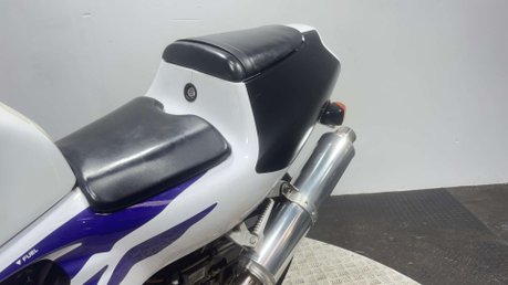 Honda RVF 2000 LATE REGISTERED GENUINE 8K CLASSIC 400CC SUPER SPORT 35