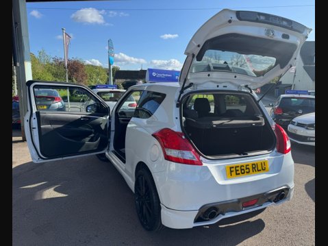 Suzuki Swift 1.6 Sport Euro 6 3dr (SNav) 32