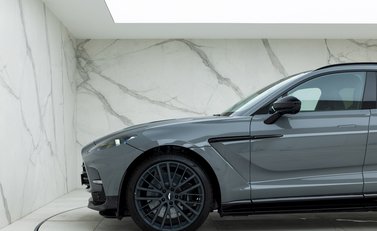 Aston Martin DBX 707 24
