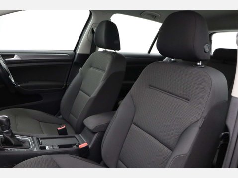 Volkswagen Golf 2.0 Golf SE Nav TDI BlueMotion Technology Semi-Auto 5dr 45
