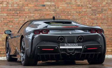 Ferrari SF90 Stradale 3