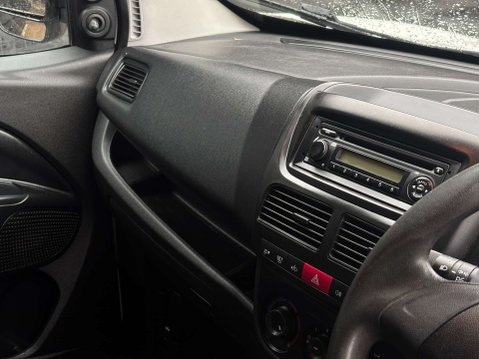 Vauxhall Combo 1.2 Combo 2000 L1H1 CDTi 31