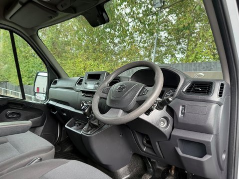 Nissan NV400 DCI TEKNA L2H2 16