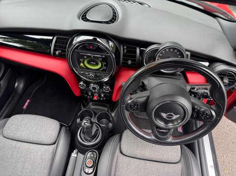 Mini Hatch COOPER S 18