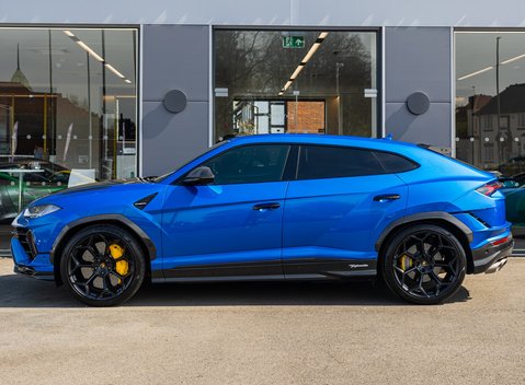 Lamborghini Urus PERFORMANTE 3