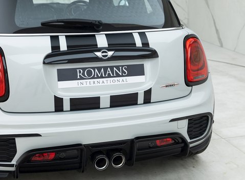 Mini Hatch John Cooper Works Challenge 23