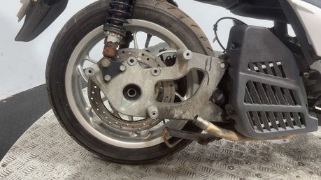 Piaggio Medley 2019 NON RUNNING PROJECT SCOOTER BREAKER PARTS BIKE 125CC 13