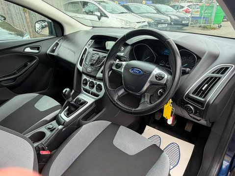 Ford Focus 1.0T EcoBoost Zetec Euro 5 (s/s) 5dr 13