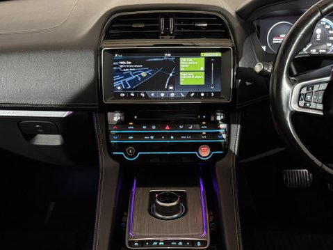 Jaguar F-Pace V6 S AWD 15