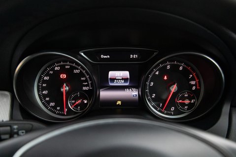 Mercedes-Benz GLA Class GLA 180 URBAN EDITION 15