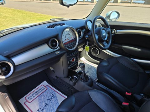 Mini Hatch 1.6 Cooper Steptronic Euro 5 3dr 16