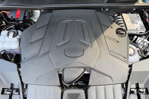 Porsche Cayenne V6 E-HYBRID BLACK EDITION -MATRIX LEDS -360 CAMS -WHITE LEATHER INTERIOR 80