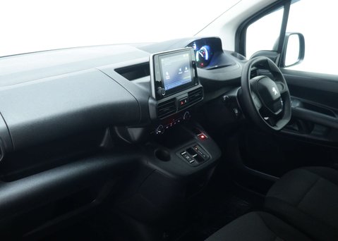 Peugeot e-Partner 800 50kWh Professional Premium + Standard Panel Van 5dr Electric Auto SWB ( 34
