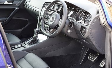 Volkswagen Golf R 11