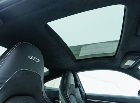 Porsche 911 Carrera 4 GTS (991.2) British Legends Edition 16