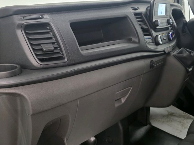 Ford Transit Custom Transit Custom 300 L2 Diesel FWD 2.0 Eco Blue 130ps Low Roof Leader Van 15