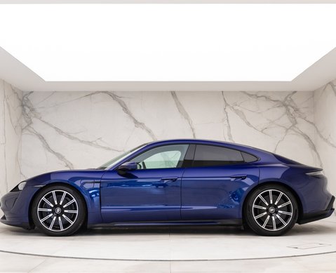 Porsche Taycan TURBO 