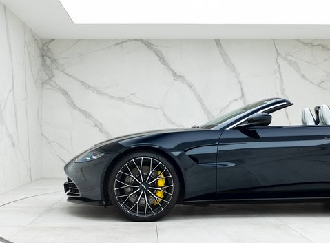 Aston Martin V8 Vantage Roadster 23