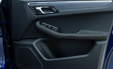 Porsche Macan GTS 22