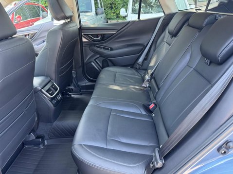 Subaru Outback TOURING 44