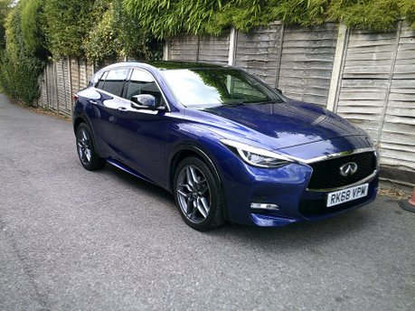 Infiniti Q30 SPORT TECH only 32,000 MILES FROM NEW
