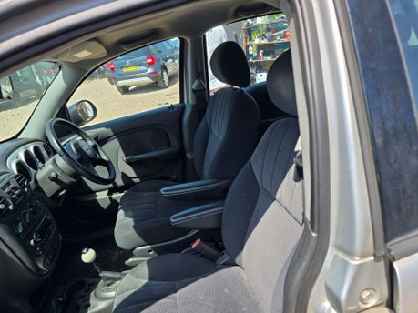Chrysler PT Cruiser 2.0 Touring Hatchback 5dr Petrol Automatic (232 g/km, 140 bhp) 18
