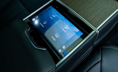 Land Rover Range Rover P460e Autobiography LWB 18