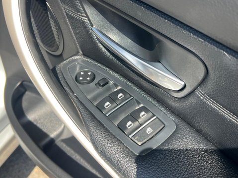 BMW 3 Series 2.0 320i SE Auto Euro 6 (s/s) 4dr 31