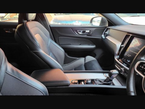 Volvo V60 T4 R-DESIGN PLUS 16