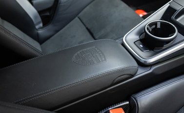 Porsche 911 Turbo S (992) Lightweight 33