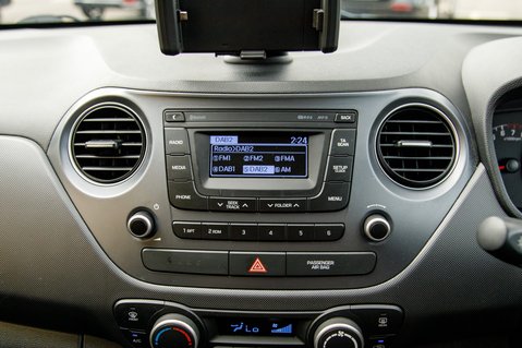 Hyundai i10 PREMIUM 22